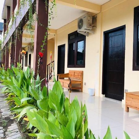 Calliandra Homestay Banyuwangi  Exteriör bild