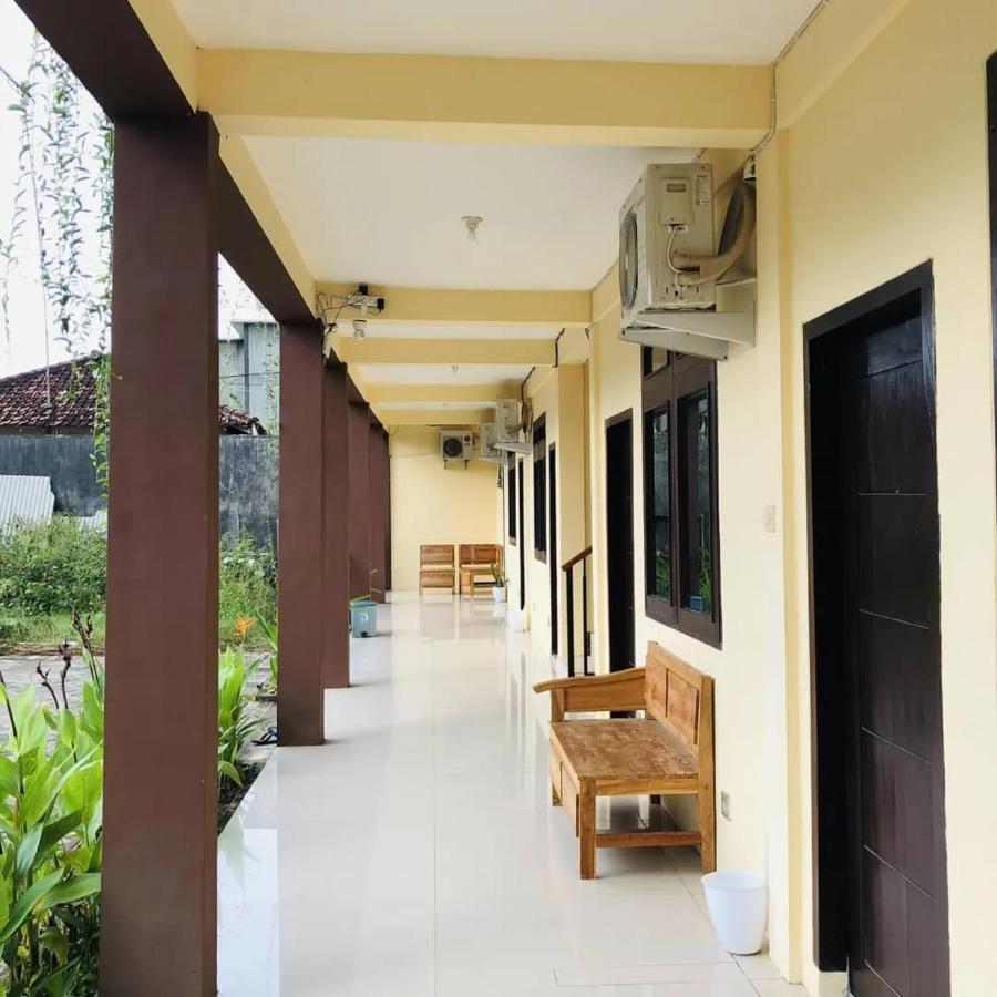 Calliandra Homestay Banyuwangi  Exteriör bild